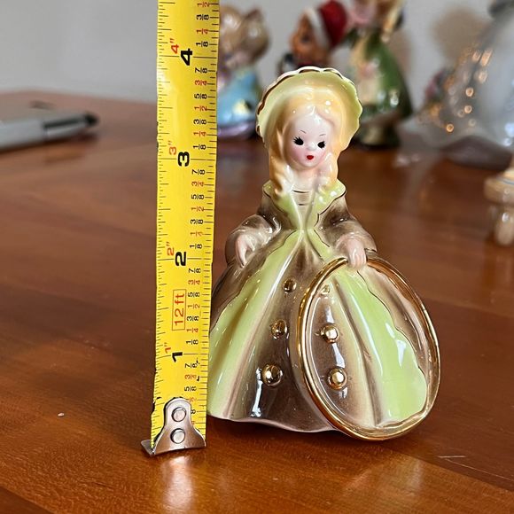 VTG Josef Originals ENGLAND International Series Ceramic Girl Vintage Figurine - Picture 2 of 6